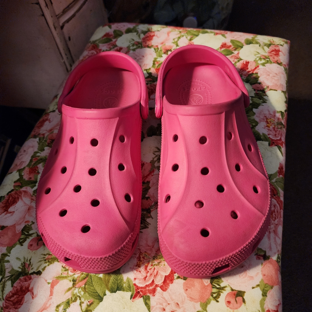 CROCS Vibrant Pink Women's Clogs